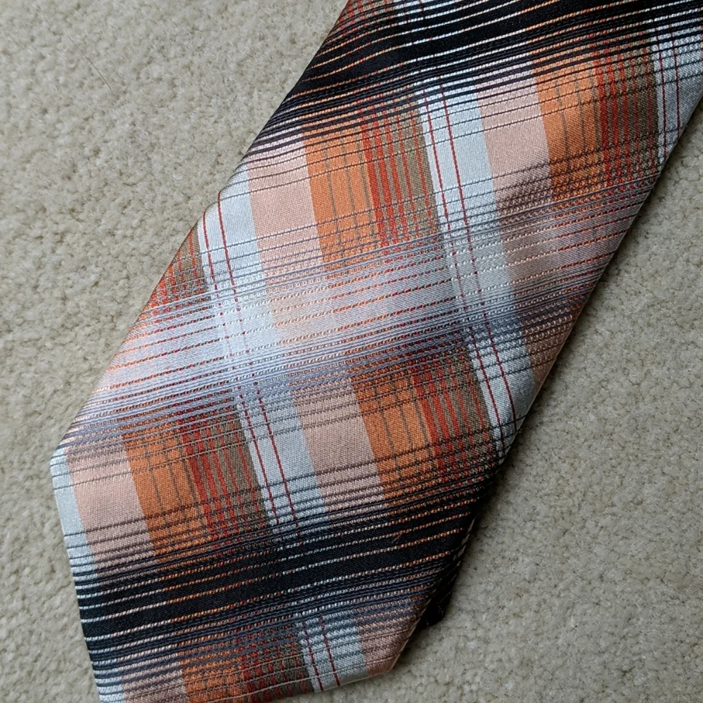 Van Heusen 100% Silk Tie